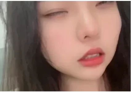 ASMR [稀有]斗鱼[小卉君]美艳小妈飞机定制福利视频【18V+2V+900mb】