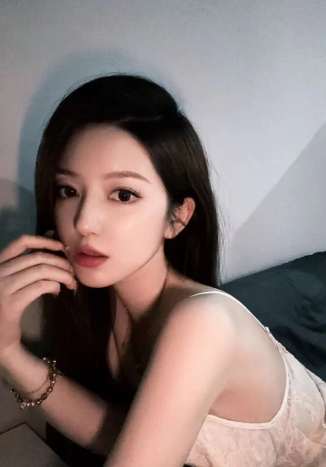 网红 成都抖音美人主播高洁被金主爸爸花五万块包了半月，超【1v+148.97M】