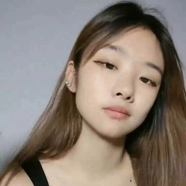 自拍 邻家19岁女娃下海[卡卡曦〗无套啪啪满脸胶原蛋【1+2g】