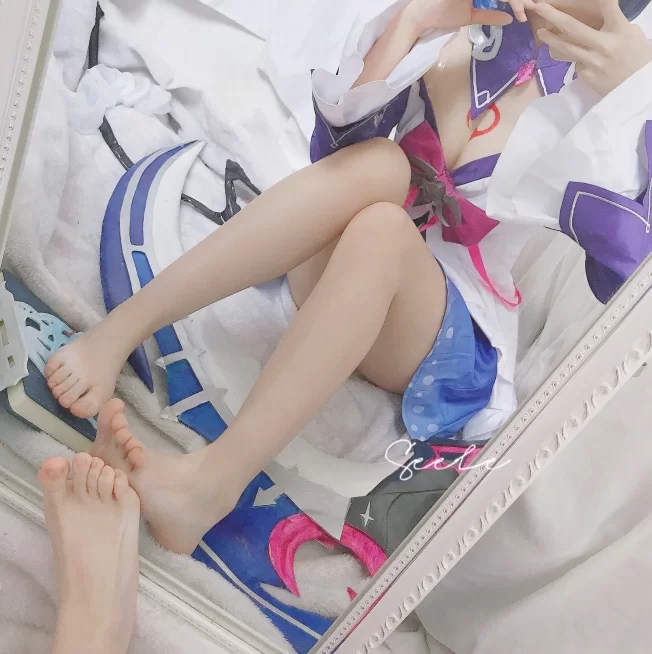 国产coser Seele麦麦 - 希儿幻海梦蝶 168P-452M【168P+452M】