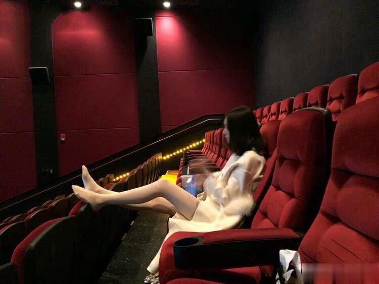 熟女少妇 NTR癖绿帽男，95后完美炮架女神老婆，邀请各种单男操逼3P【108v+22p+820m】