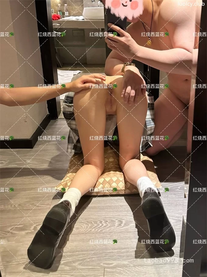 福利姬 小熊驾驶员 – 反差萝莉露出调教多P合集【303P149V+3.68G】