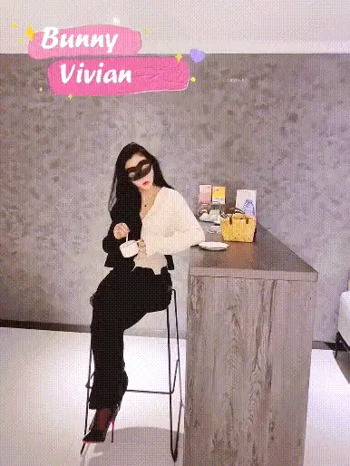 美女御姐 绝美长腿丝袜御姐『Vivian』超美肉丝大长腿扶腰后入【22v+2.64g】