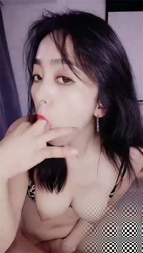 高颜值 颜值少妇[邱小姐]超骚御姐，美乳诱惑，大长腿，道具【2+6776MB】
