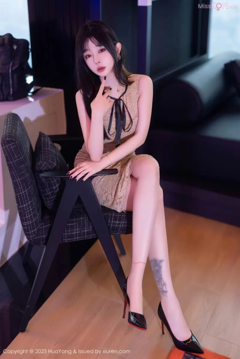福利姬 [花漾]王雨纯Vol.632性感的浅色迷你连衣裙，搭配性感的肉色长袜。魅力气息十分诱人【83P+712MB】