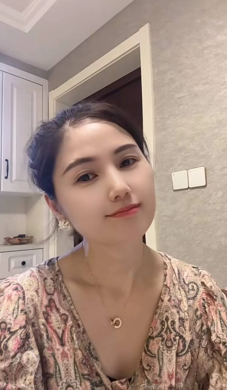 美女御姐 云盘高质露脸泄密，表里不一反差大学生，被男友报复流【2v+423m】