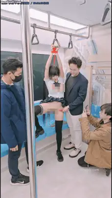 国产主播 [慕慕Momo]电车通学少女 露三点写真 拍摄花絮 剧情演绎【6v+2.27g】
