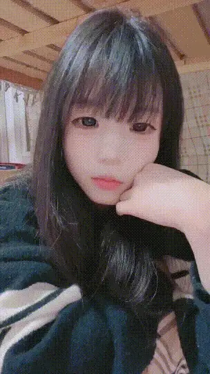 自拍 校花回归！宿舍偷偷自慰~[宅萌小鱼]扣穴自慰！我射了3【NV+3.98G】