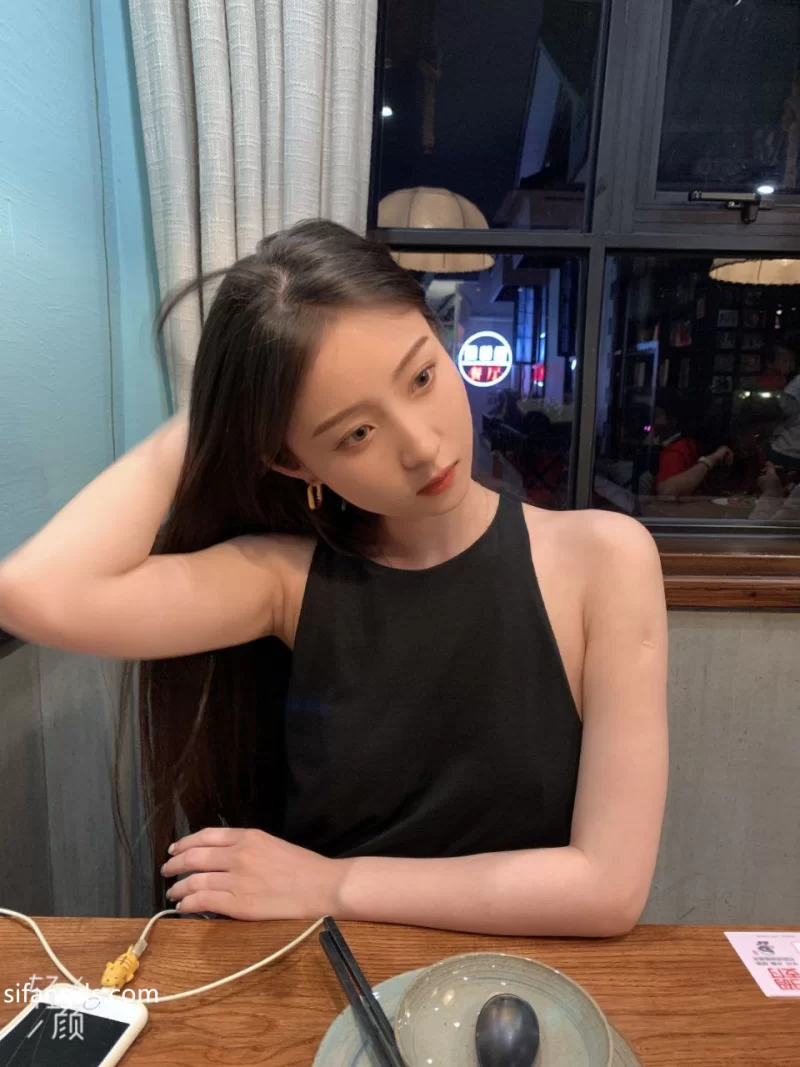 美女御姐 极品颜值情侣私拍泄密 超极品身材尤物御姐被开发成发情【8v+22p+394m】