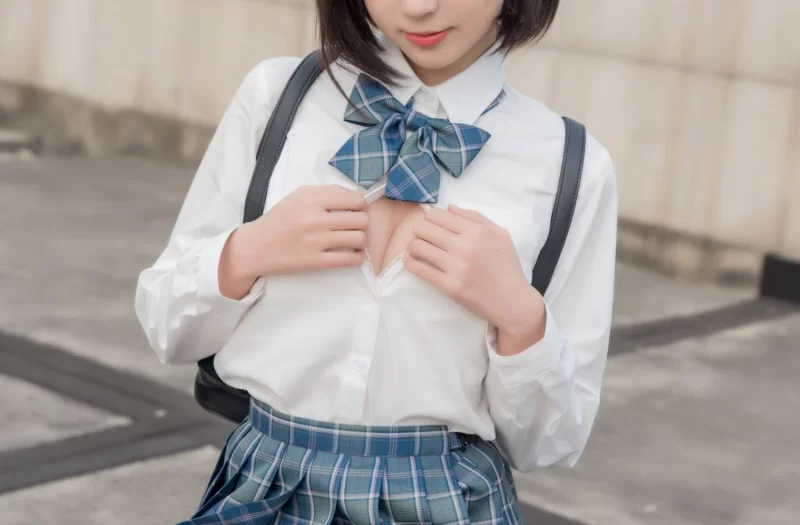 国产coser 西园寺南歌 少女裙底 22P 147M【22P+147MB】
