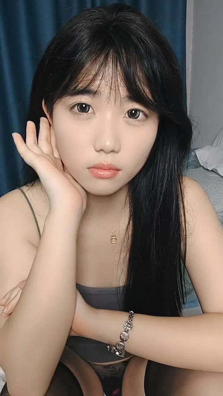 高颜值 纹身少妇被大哥肆意玩弄，全程露脸无套插入，内射中出【2+2542MB】