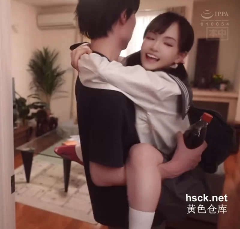 有剧情的 [美颜]HMN-221 即使爸爸妈妈在至近距离也藉着哥哥大T恤【1v+5.67GB】