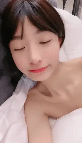 美女御姐 纯情学生妹！大胸美少女！[呜崽酱]糟糕是心动的感觉【1+2731MB】