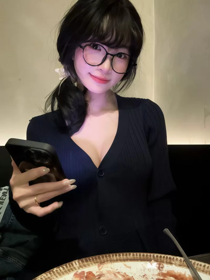 超大合集 自己收集各种[白虎/嫩穴/反差婊/jk/美足/极品身材]合集【11V349P+800m】