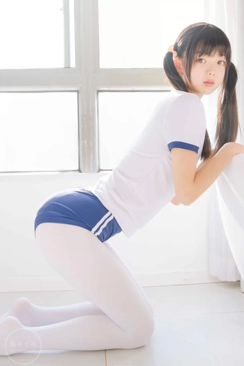 国产coser 稚乖画册写真合集【npv+56.21g】