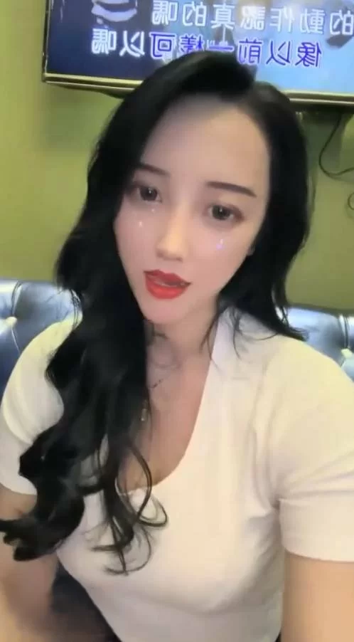 美女御姐 抖音68万女网红被榜一大哥约到KTV唱歌 勾引大哥包厢直接【1v+573m】