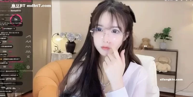 美女御姐 高颜值仙女DeepEggs付费,清纯带着骚气，我都看了两遍【1+1.8g】