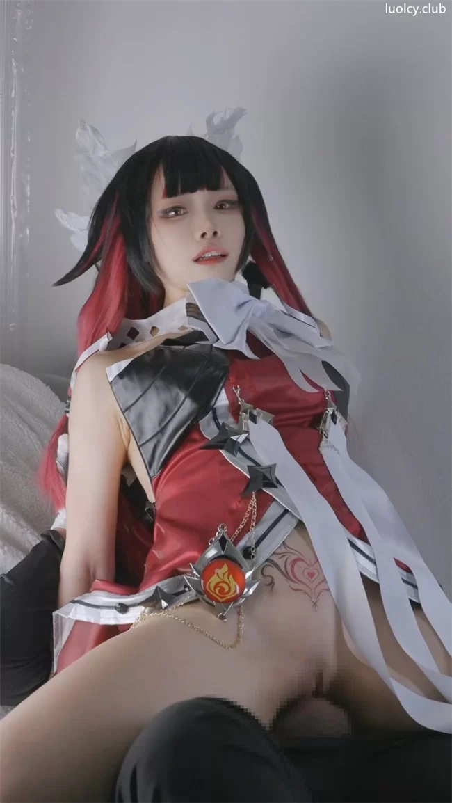 福利姬 草莓羽衣 – 新作 1.39小时 aliceholic13コスティック【6V+10G】