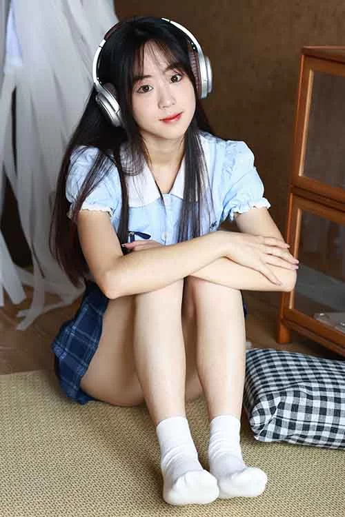美腿/足控 绮梦摄影-Aubrey-JK超短裙棉袜裸足美腿【267p1v+1.45G】
