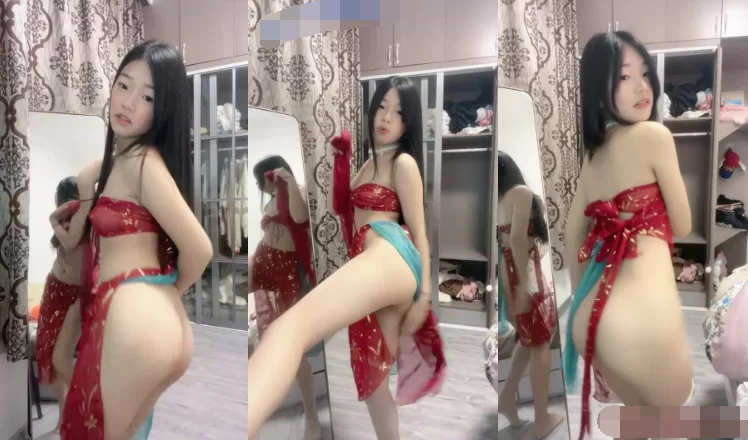 高颜值 初來咋到[豬豬]下海學生妹~超級粉嫩~首秀騷舞 扭腰吐【1+1560MB】