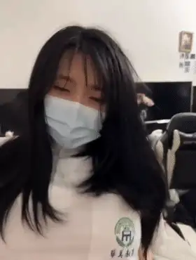 高颜值 婴儿肥的可爱萝莉，天然白虎嫩逼，饱满大胸脯！[大叔【2+1625MB】