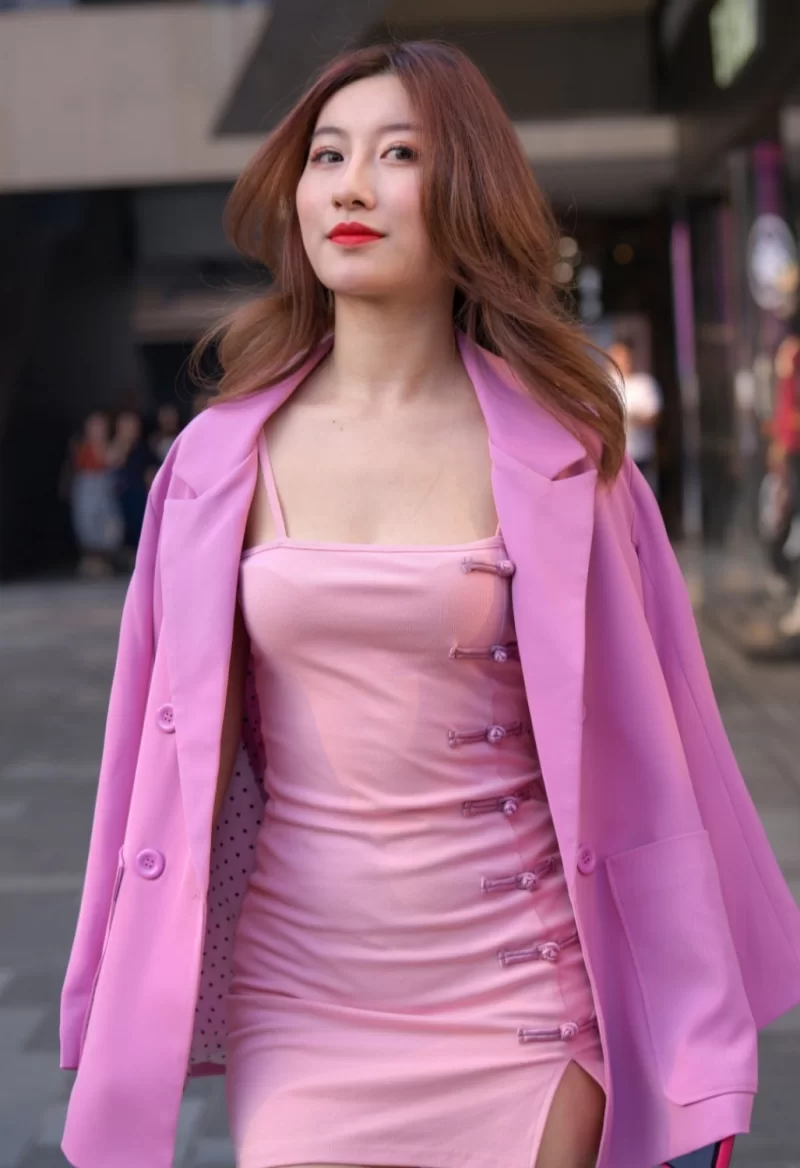 国产模特 [街拍摄影]粉色包臀裙裸足透明高跟鞋美女【200p+4.73g】