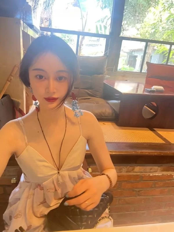 各种门 河北艺术职业学院极品校花❤️王丽莎❤️私下淫乱偷情【1v15p+111M】
