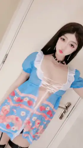 国产主播 淫靡之花绽放~[心疼]丝袜制服大长腿，猛烈自慰喷水【22V+34.4G】