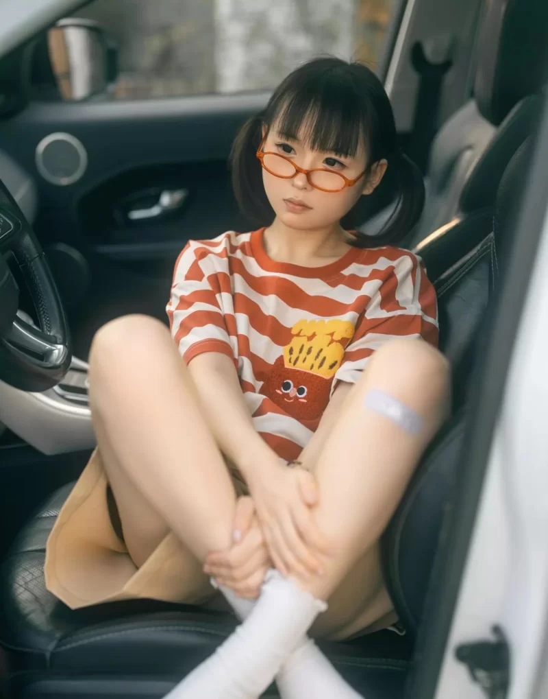 国产coser 幼水铃衣写真合集【npnv+14.09g】