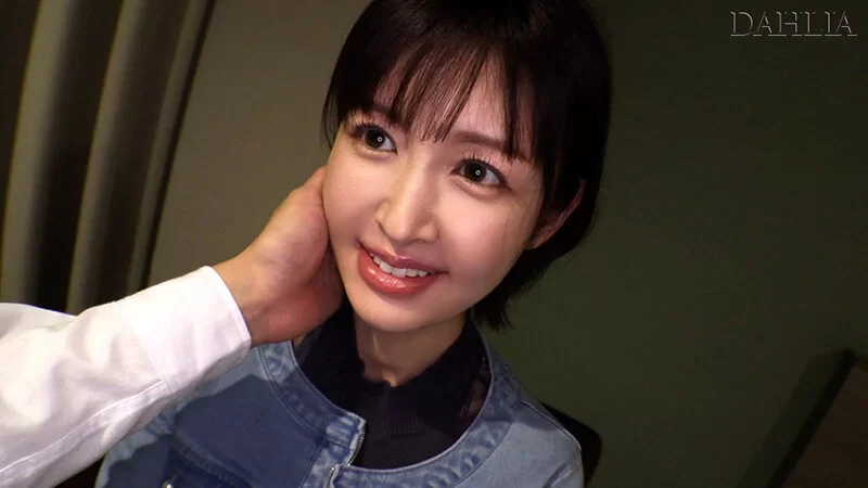 高颜值 dldss-393 神乳素人！？ 圧倒的なスタイルで男を虜にするシ【2+2138MB】