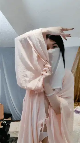 高颜值 漂亮巨乳人妻 皮肤超白 身材超好 这对浑圆大奶子超诱惑 【2+2992MB】