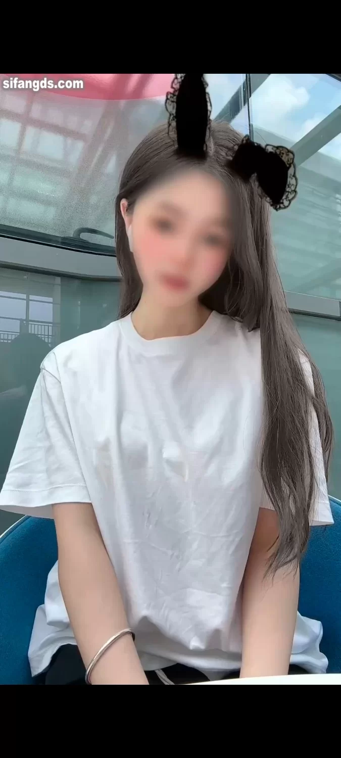福利姬 以安抖音风裸舞天花板，顶级长视频裸舞，4月月底高价付费群 最新合集【100多v+16G】