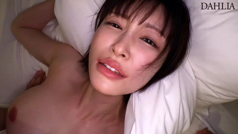 高颜值 dldss-393 神乳素人！？ 圧倒的なスタイルで男を虜にするシ【2+2138MB】