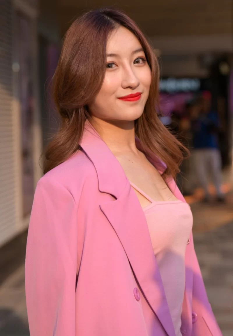 国产模特 [街拍摄影]粉色包臀裙裸足透明高跟鞋美女【200p+4.73g】