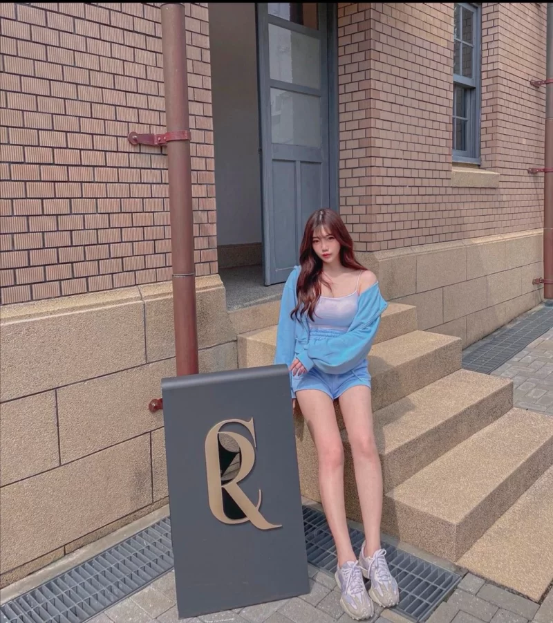 美女御姐 超漂亮！！极品诱人高颜值美女第一视角～主动爬上来乘骑～激情口交【2V+559M】