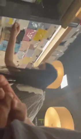 自拍 街射露出 公共场合大胆掏出JB 还有个妹子帮着撸【1+800m】