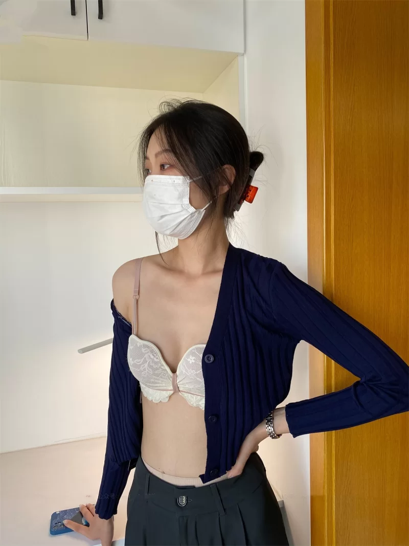 高颜值 大叔酒店约炮美女同事换上情趣丝网 各种姿势操 完美露脸【2+2025MB】