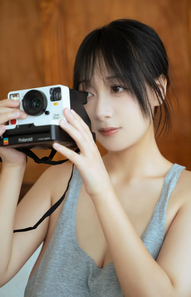 Cosplay 浅安安 Vol.014 灰背心椰奶[60P-730MB][百度网盘]【60P+730M】
