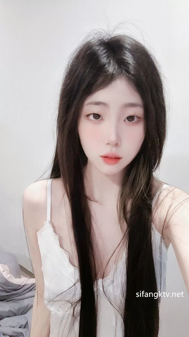 美女御姐 清纯女神[小坏猫]道具自慰流白浆，长得是性感蝴蝶逼【105P16V+2.04G】