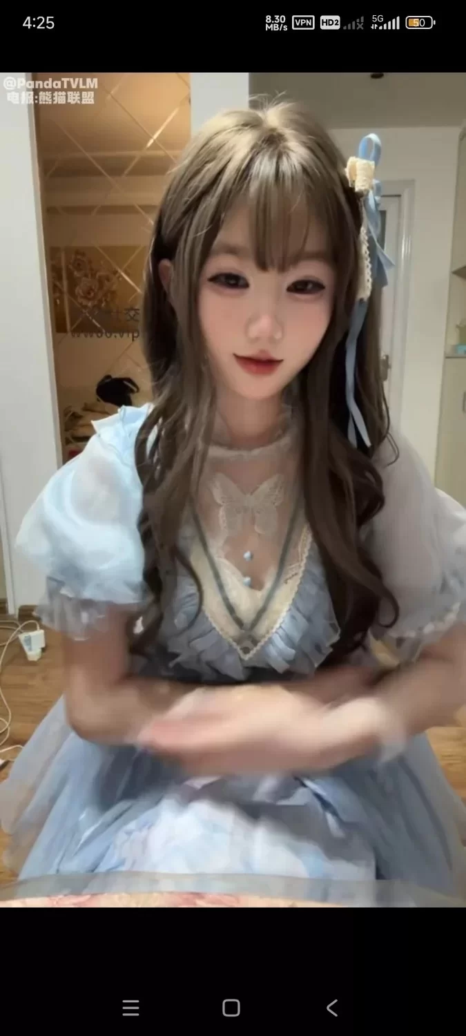 自拍 #六六 邪恶优雅系lo娘一直撸不准停寸止挑战蕾丝袜脏底臭棉袜诱惑撸鸡巴中间五【1+550m】