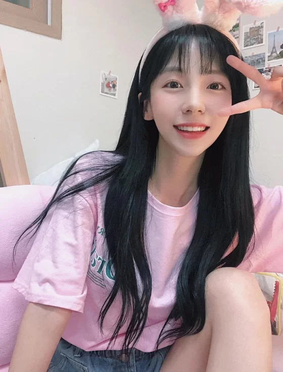福利姬 李素英leeesovely生活照与福利 高清压缩版 小硬盘的福音【p870v221+13.9G】