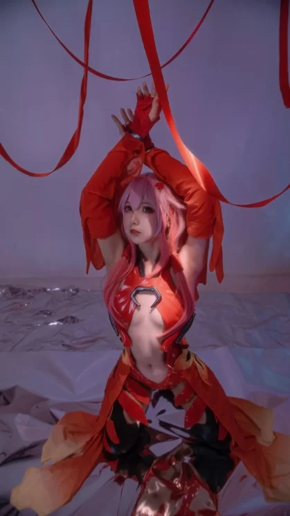 国产coser 小和甜酒 - 楪祈 58P+1V-382M【58P+1V+382M】