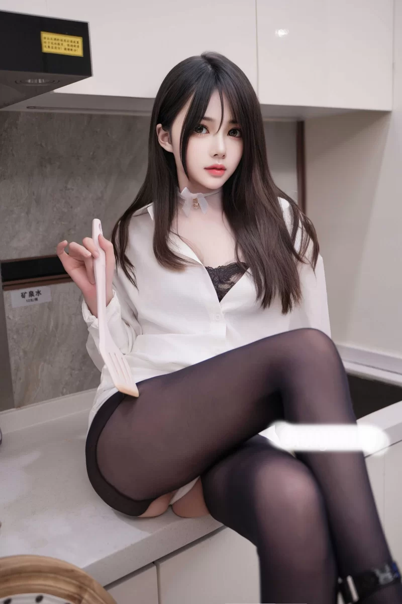 高颜值 秀人网模特，新人，[林月月]，职业生涯第二套，三点【2+2382MB】