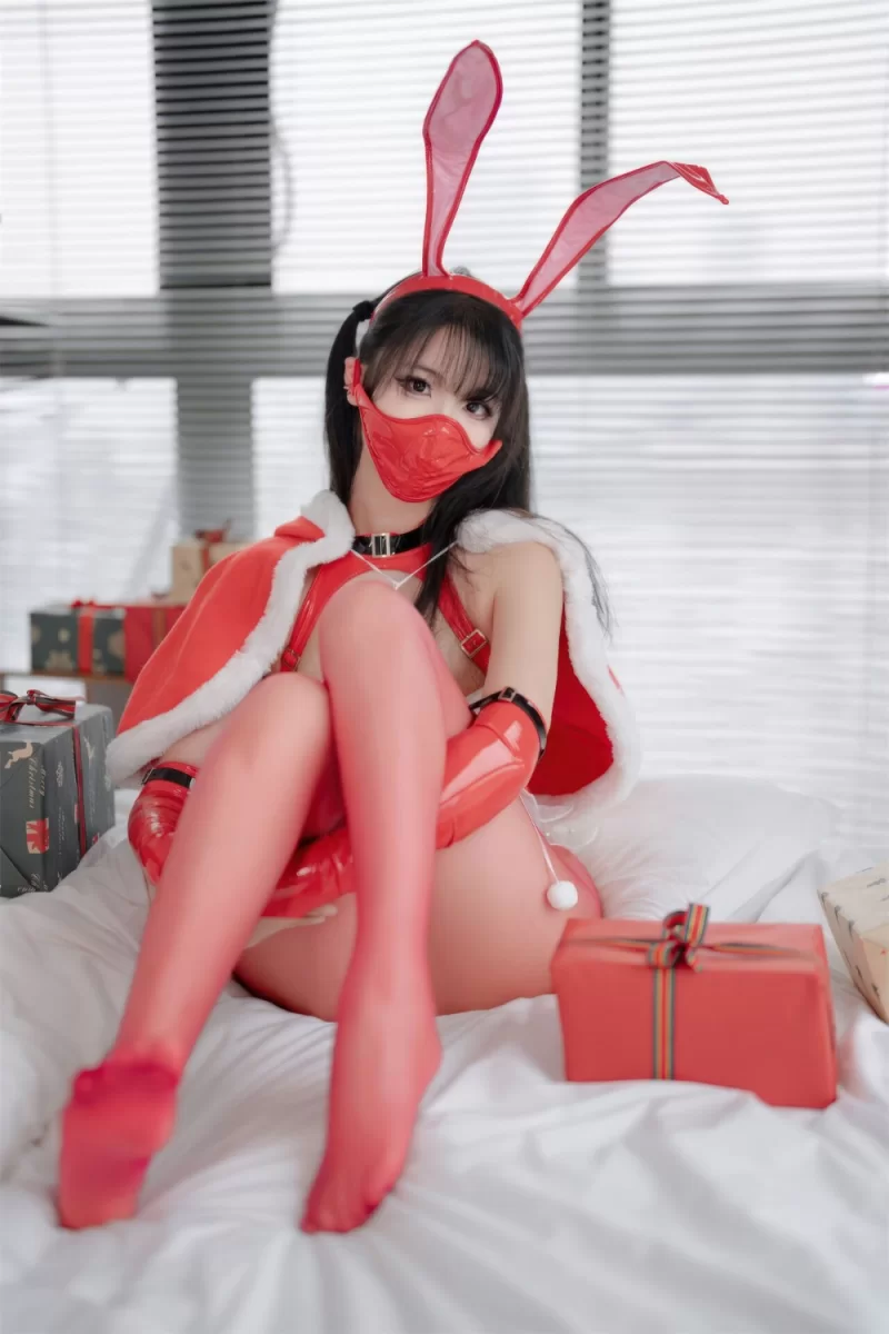 国产coser 圣诞红丝兔女郎 [45P-281MB]【45P+281M】