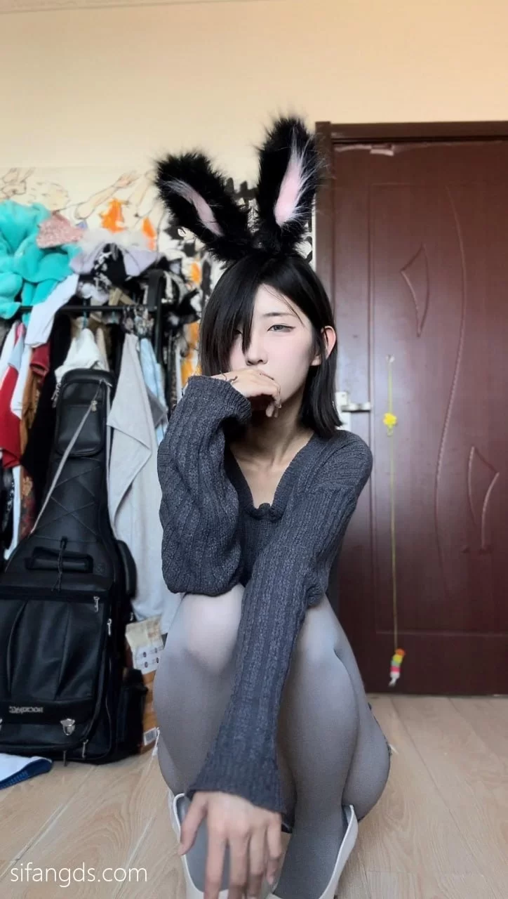 福利姬 抖音50万网红福利姬少女 行简 最新高价定制脸B同框道具爆菊双插 视频福利合集【2v+1g】