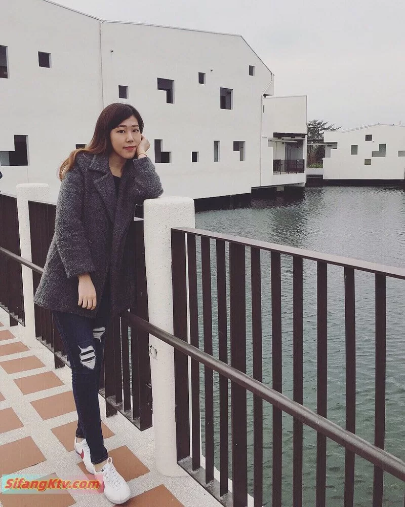 国产 香港反差母狗张玉琦 和炮友酒店开房流出，十分淫荡的骚【1v+157m】