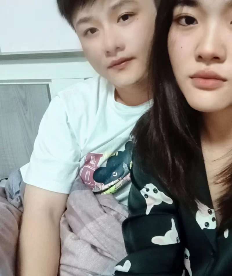 自拍 [B级别泄密]近期第一个女主：和男友过生日笑的真甜，【6v5p+647M】