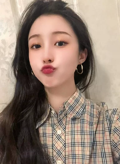 自拍 美院气质艺术生宋婷与男友性爱视图【16v73p+1.6g】