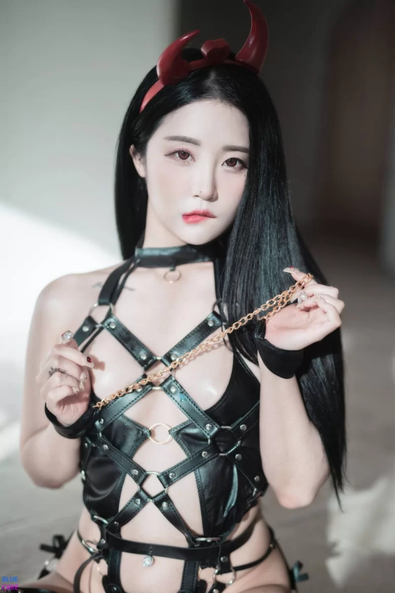 日韩coser BLUECAKE Bomi – Secret Halloween Daylight[68P-540M]【68P+540M】