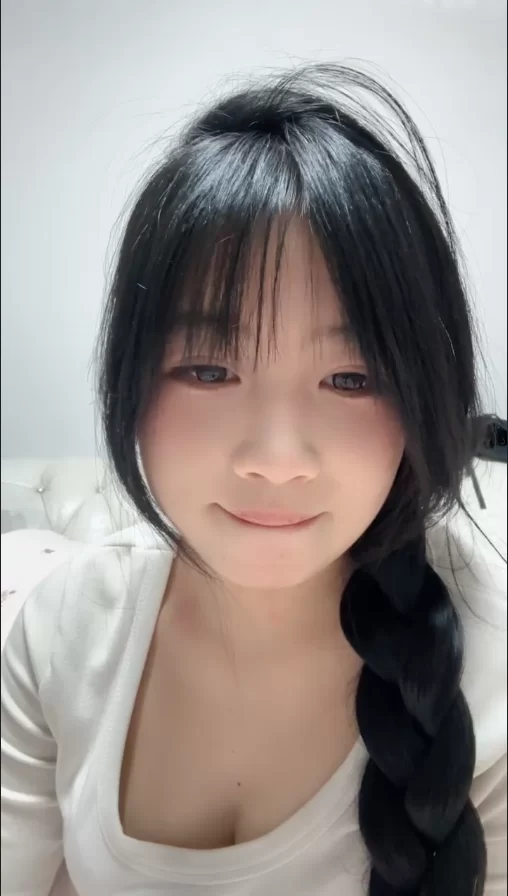 自拍 [07清纯学妹]18岁的中的精品 极品身材 大奶肥臀无套内射..【9V+17g】
